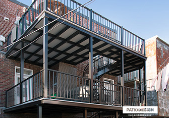 Patio sur deux étages par Patio Design inc.