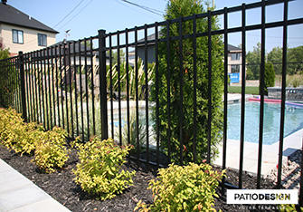 Clôture Frontenac contour piscine modèle B par Patio Design inc.